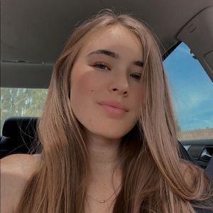 Meet your Posher, Abby